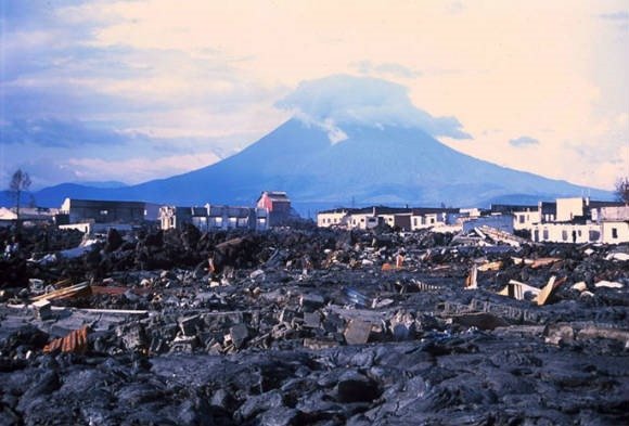 Nyiragongo-volcano-2002.jpg