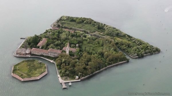 12. Isla Poveglia, Italia. lugares-mas-escalofriantes-isla-peste-italia