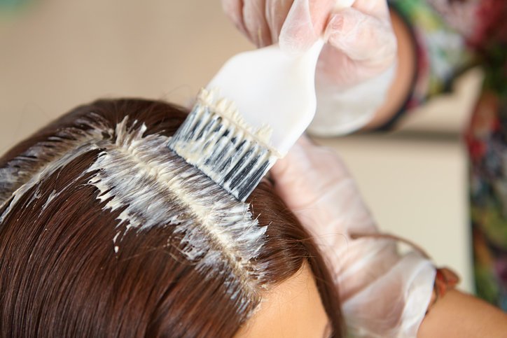 Colorants sans ammoniaque et sans peroxyde d’hydrogène : avantages et ...